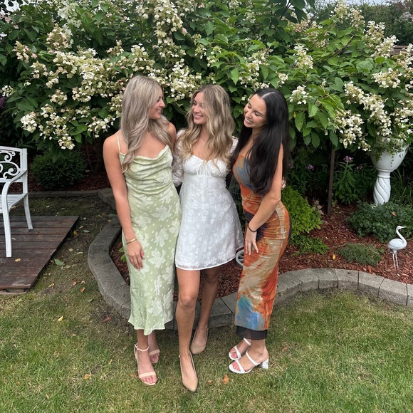 Meet your Posher, Alexie - Picture 1 of 1